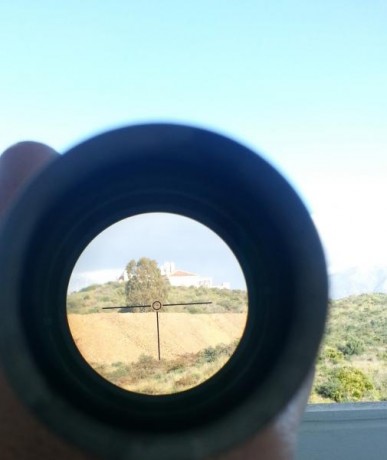 Vendo visor millett DMS 1-4x24 con tubo de 30mm y reticula DOT iluminada roja, estaba montado en un cetme 10