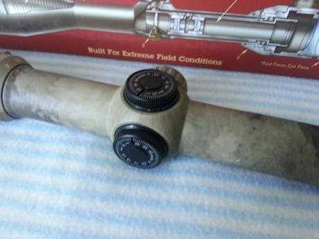 Vendo visor millett DMS 1-4x24 con tubo de 30mm y reticula DOT iluminada roja, estaba montado en un cetme 22