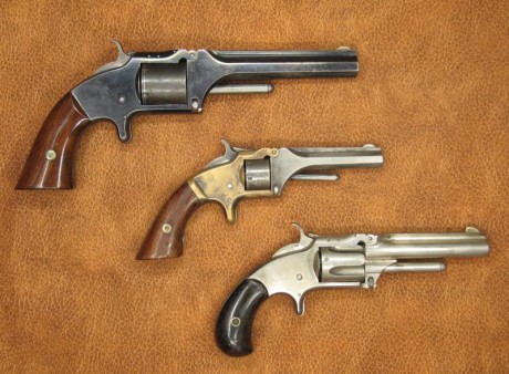 .
 Son los Modelos Nº 1, Nº 1 ½ y Nº 2. Todos originales Smith & Wesson y todos de  época. Muy buen 01
