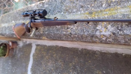 Se vende rifle marca Vom Hofe en calibre 5,6x61 Super Expres Vom Hofe.  Tiene un cerrojo tipo mauser 98, 50