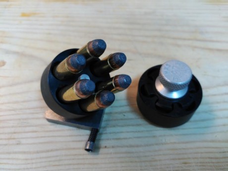 Vendo dos cargadores rapidos para el modelo de revolver S&W 28 Patrolman por 30 € con portes dentro 01