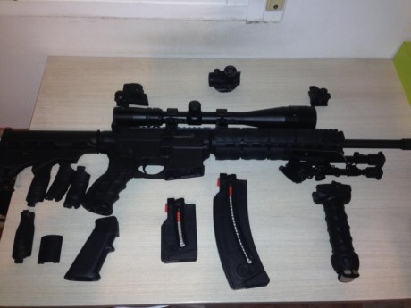 Vendo carabina s&w mp15-22
Con los extras que se ven en la foto 
Precio:800€
Zona centro 00