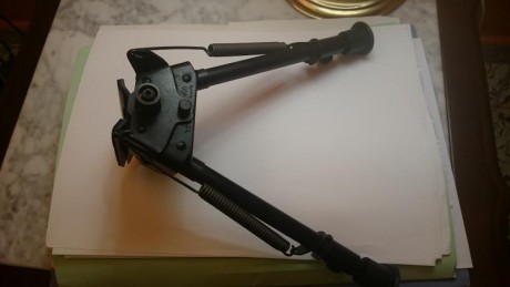 Hola, vendo este bípode de 9" a 13", basculante, en perfecto estado, por necesitar el modelo 02