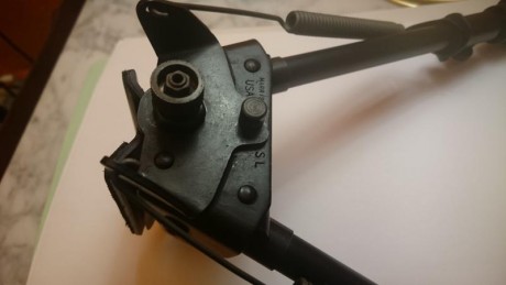 Hola, vendo este bípode de 9" a 13", basculante, en perfecto estado, por necesitar el modelo 01