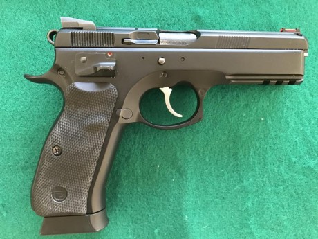 CZ shadow, practicamente nueva.

Tres cargadores y funda de extraccion rapida.

700 €, el arma esta en 01