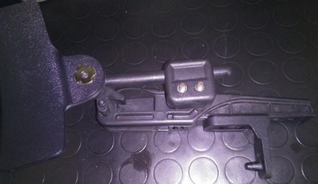 Se vende funda marca HS Speedsec 6 GF L muy adaptable, probada para pistolas 1911, queda fijada, le falta 00