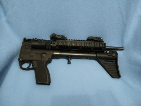 Se vende una Keltec sub 2000 del 9PB y cargadores de Glock 17, con el kit de guardamanos de Red Lion que 01