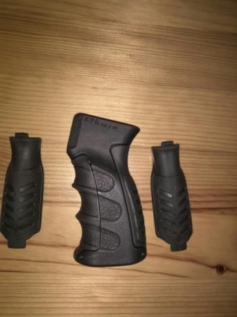 Hola. Vendo grip, para VZ58 en 7.62x39, no vale, salvo ajuste del anclaje metálico del arma, para el VZ58 00