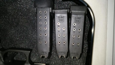 Hola a todos.

Vendo mi GLOCK 26 de 4ª generación.
La compré en noviembre de 2015.
Tiene muy pocos disparos, 52