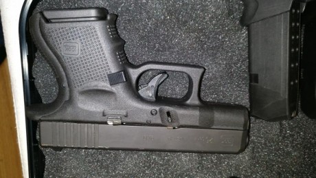 Hola a todos.

Vendo mi GLOCK 26 de 4ª generación.
La compré en noviembre de 2015.
Tiene muy pocos disparos, 50