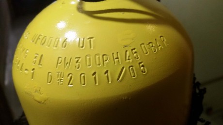 Hola vendo esta botella de buceo de 3 litros y 300 Bar retimbrada hasta 7/17 con estación de carga DIN 11