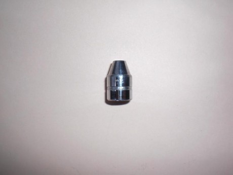 Hola a todos.

Vendo algunas cajas de 400 unidades de puntas de 9mm.
Troncocónicas y ojivales de 124 grains. 00