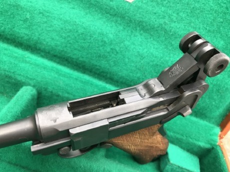 Vendo Luger 1920-06 fabricada por DWM para Suiza (mercado civil) en calibre 7,65 parabellum. Ha sido cuidadosamente 10