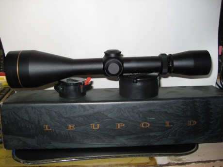 Buenas,

Vendo un visor Leupold original, modelo 4636, Vari X-II 3-9x50, retícula Dot.

Es un visor original 01