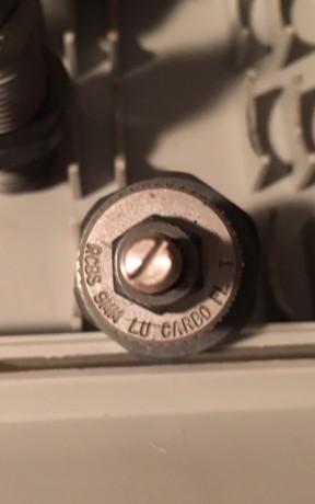 De RCBS, en la caja pone 3-Die Carb TC Set .38 Colt SA
Recargue 4 veces el .38 SA, de Tungsteno y están 11