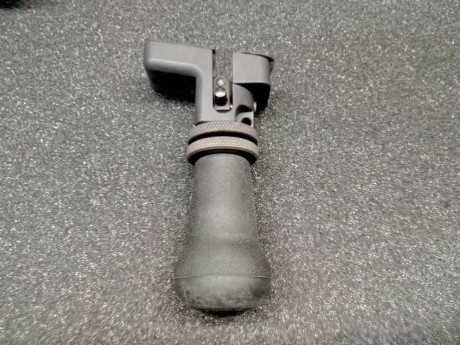 VENDIDO Monopod "ACCU SHOT PRECISION MONOPOD LOCKING"
Buen estado de conservación.
Altura de 00