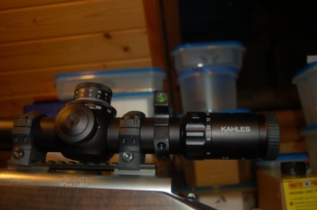  RETÍCULA EN PRIMER PLANO FOCAL ILUMINADA 
 LAS MEDICIONES DE DISTANCIA CON LA RETICULA SE HACEN EN CUALQUIER 52