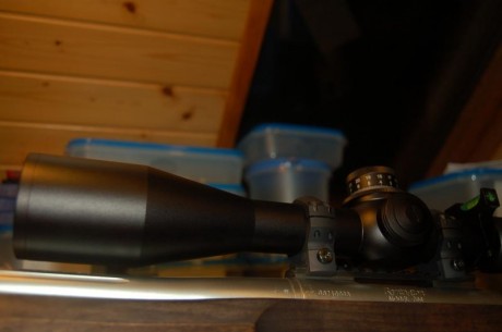  RETÍCULA EN PRIMER PLANO FOCAL ILUMINADA 
 LAS MEDICIONES DE DISTANCIA CON LA RETICULA SE HACEN EN CUALQUIER 51