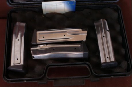 !! -- VENDIDA -- !!

Vendo Pistola STI EDGE del calibre 9mm Para.

La vendo con 4 cargadores, maletín 12