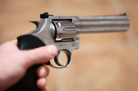 Vendo Revolver Colt King Cobra cal .357 Magnum cañón de 6"

En perfecto estado.

Lo vendo porque 12