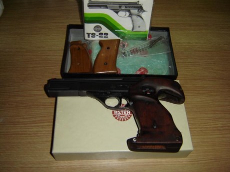 Se vende pistola de concurso Astra TS-22 Standar,con las cachas originales y otras anatomicas,juego de 00