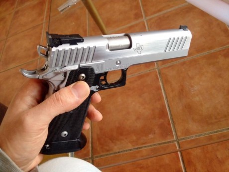 !! -- VENDIDA -- !!

Vendo Pistola STI EDGE del calibre 9mm Para.

La vendo con 4 cargadores, maletín 32