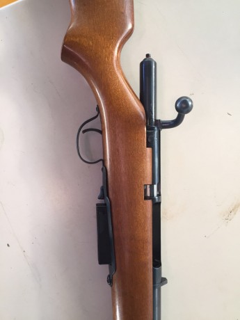 Escopeta Marlin cerrojo calibre 12/89. Cargador petaca separable. Alza y punto. 90 cm cañón. En muy buen 02