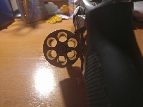 Buenas, pongo a la venta mi revólver S&W

Marca: Smith&Wesson
Modelo: M-67
Calibre: 38 spl (nada 00