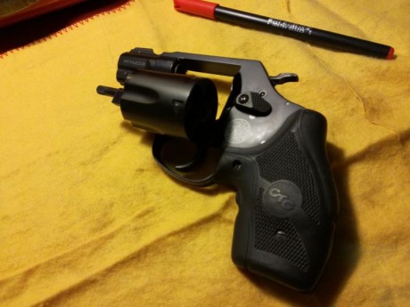 Buenas a todos. 
Pongo a la venta este autentico capricho, solo al alcance de licencia A o B.
Un revolver 02