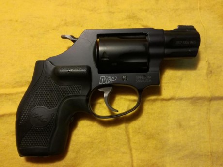 Buenas a todos. 
Pongo a la venta este autentico capricho, solo al alcance de licencia A o B.
Un revolver 00