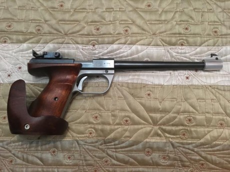 Vendo pistola de libre Hammerli 120 en buenas condiciones de uso cacha talla M / L 
Precio 160 €

   ,,,, 02