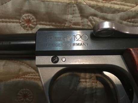 Vendo pistola de libre Hammerli 120 en buenas condiciones de uso cacha talla M / L 
Precio 160 €

   ,,,, 00