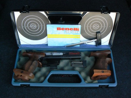   ¡¡¡VENDIDA!!!  
BENELLI MP-90S WORLD CUP .22 LR
Dos cargadores, cacha de repuesto y maletín con su herramienta, 00