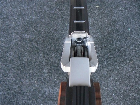   ¡¡¡VENDIDA!!!  
BENELLI MP-90S WORLD CUP .22 LR
Dos cargadores, cacha de repuesto y maletín con su herramienta, 10
