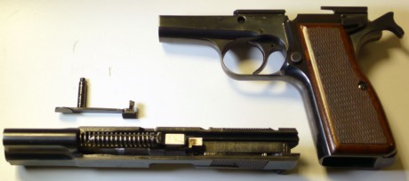 Se vende browning GP 35, viene con un cargador, tiene quitado el seguro de cargador (se puede entregar 10