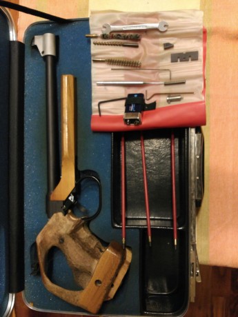 Saludos al foro. Un compañero vende su Hammerli 152 electrónica, para la modalidad de Libre. El arma se 00
