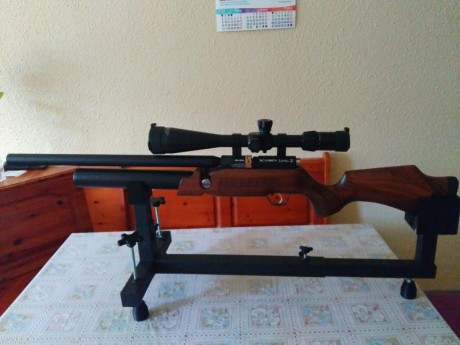 Vendo esta carabina PCP comprada en julio del 2015, aún se encuentra en garantía, con los siguientes accesorios 02