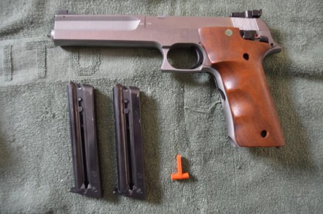 por haber comprado una GSP EXPERT nueva, pongo a la venta  esta preciosa S&W 2206 TGT del calibre 00