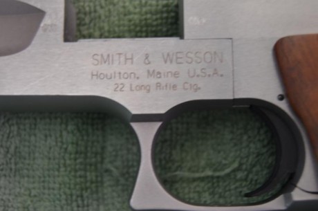 por haber comprado una GSP EXPERT nueva, pongo a la venta  esta preciosa S&W 2206 TGT del calibre 22