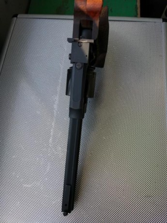 Buenas a todos,

Un amigo y compañero del Club me ha pedido que le ponga este anuncio.
Vende revolver 01