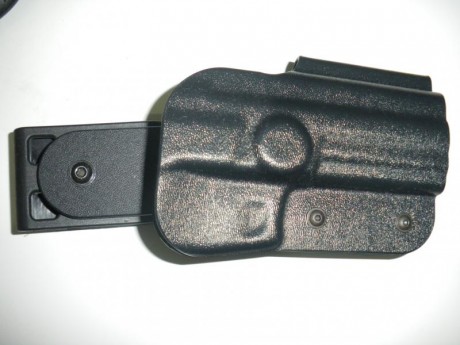 Funda fabricada en kydex. Alta resistencia, manejable y ángulo ajustable.

Estado: NUEVO sin ningun uso

 01