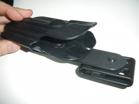 Funda fabricada en kydex. Alta resistencia, manejable y ángulo ajustable.

Estado: NUEVO sin ningun uso

 00