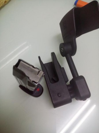 Pues eso, que tras vender el arma me queda esto disponible, al haber fallado otro forero que estaba interesado. 01