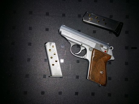 Walther PPK calibre 7.65 ó 32 automático, con dos cargadores, perfecta de funcionamiento y precisión, 01