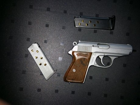 Walther PPK calibre 7.65 ó 32 automático, con dos cargadores, perfecta de funcionamiento y precisión, 00