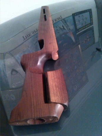 Buenos días, 

Un buen compañero de tiro me ha pedido que ponga su rifle a la venta en el foro, el calibre 10