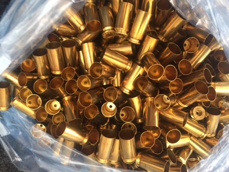 Hola,
Vendo lote de unas 360 vainas nuevas, de la marca STARLINE, del calibre .40, precio 75 € portes 01