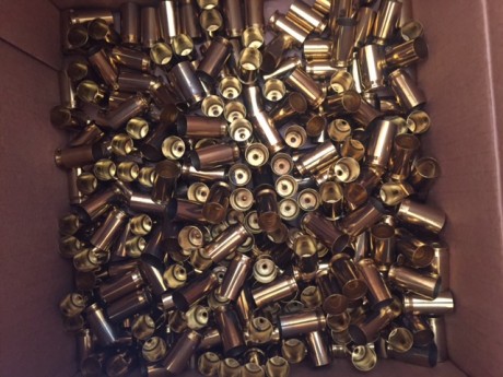 Hola,
Vendo lote de unas 360 vainas nuevas, de la marca STARLINE, del calibre .40, precio 75 € portes 00