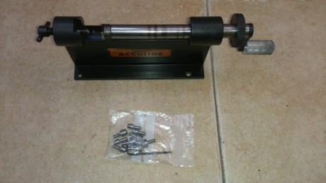 Hola, vendo un recortavainas Lyman modelo AccuTrimmer en excelente estado. Está en Madrid. El precio son 00