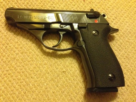 vendo pistola Astra A-60 en calibre 380. Es un modelo poco frecuente, en impecable estado. Es el mismo 01